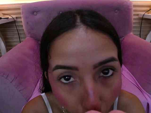 SweetyLally webcam