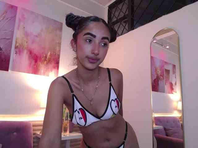 SweetyLally webcam