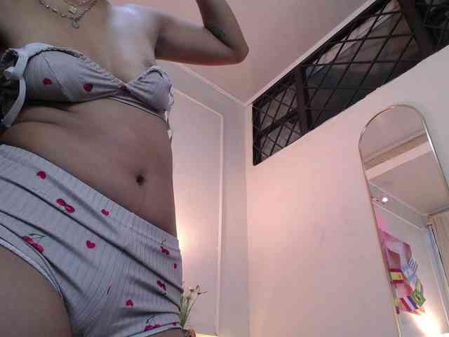 SweetyLally webcam
