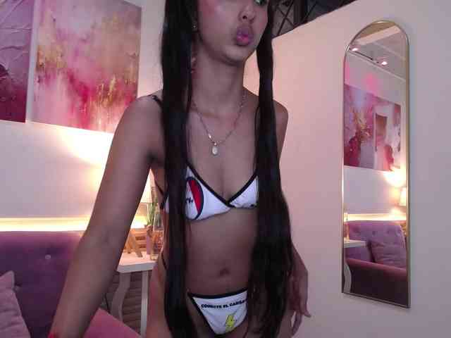 SweetyLally webcam