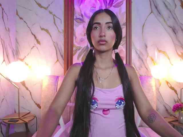 SweetyLally webcam