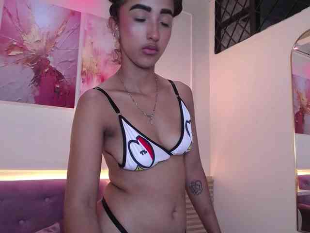 SweetyLally webcam