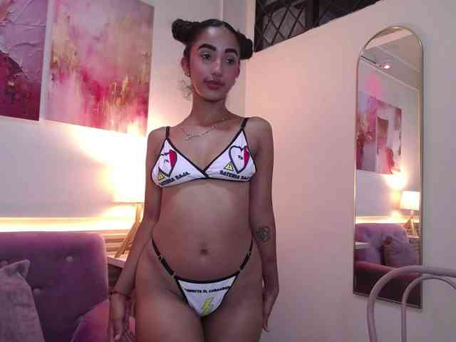 SweetyLally webcam