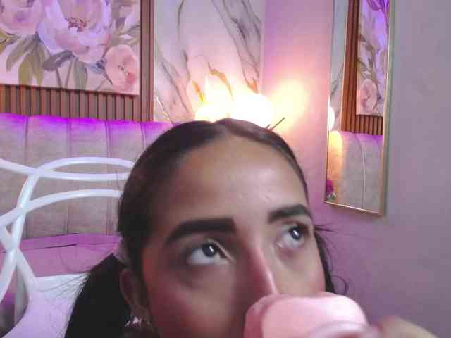 SweetyLally webcam