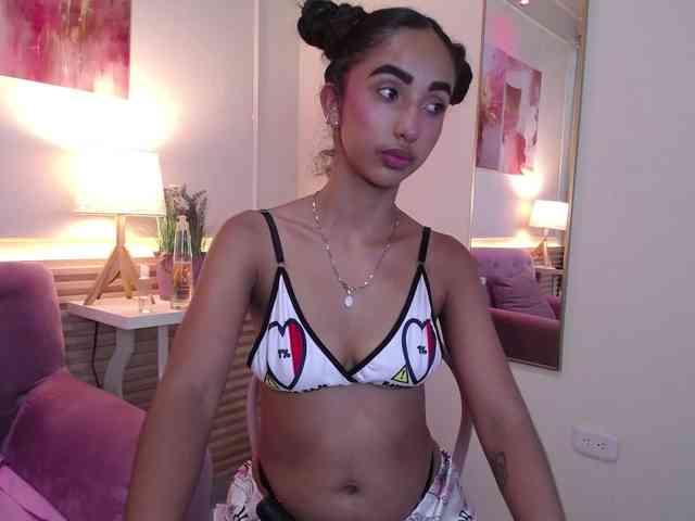 SweetyLally webcam