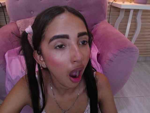 SweetyLally webcam