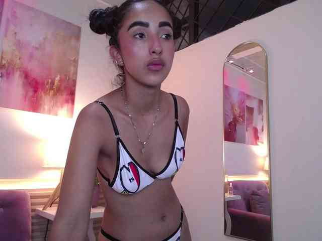 SweetyLally webcam