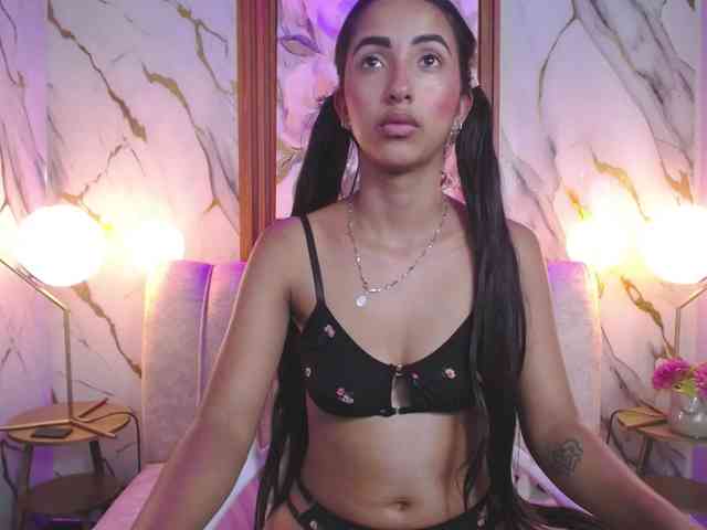 SweetyLally webcam