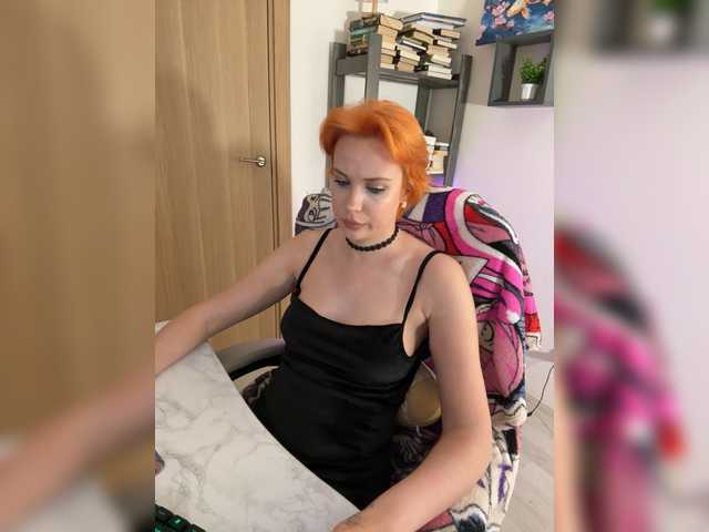 mistress-victoria-feets live cam on BongaCams