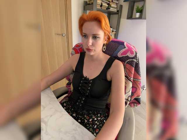 mistress-victoria-feets live cam on BongaCams