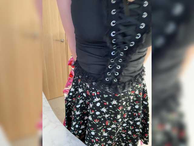 mistress-victoria-feets live cam on BongaCams
