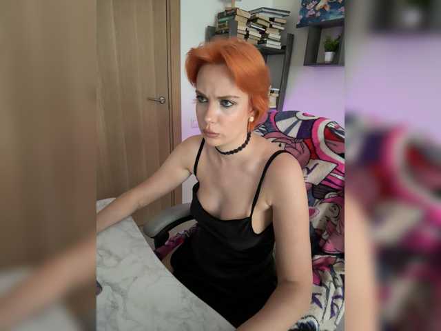 mistress-victoria-feets live cam on BongaCams