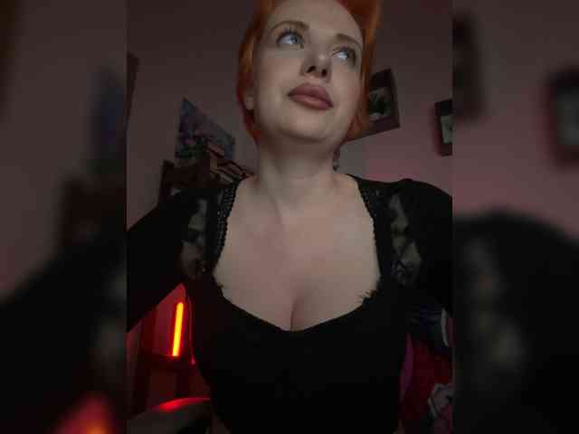 mistress-victoria-feets webcam