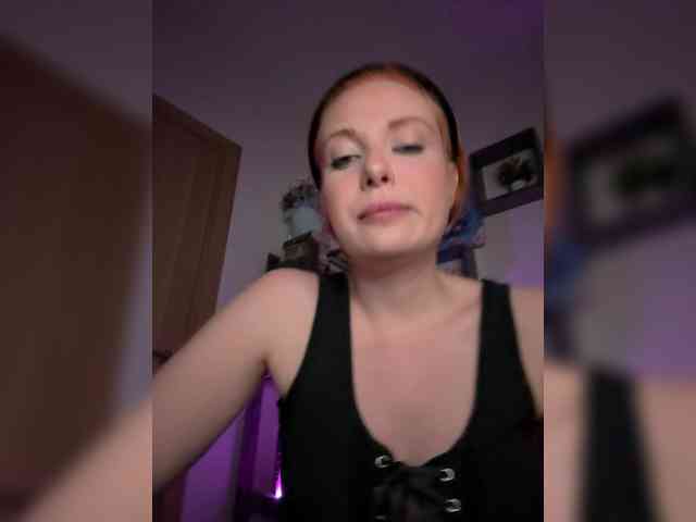 mistress-victoria-feets webcam