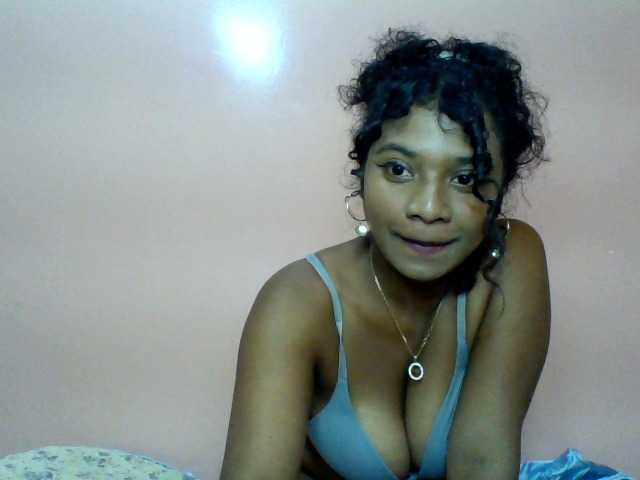 Calinasweet live cam on BongaCams