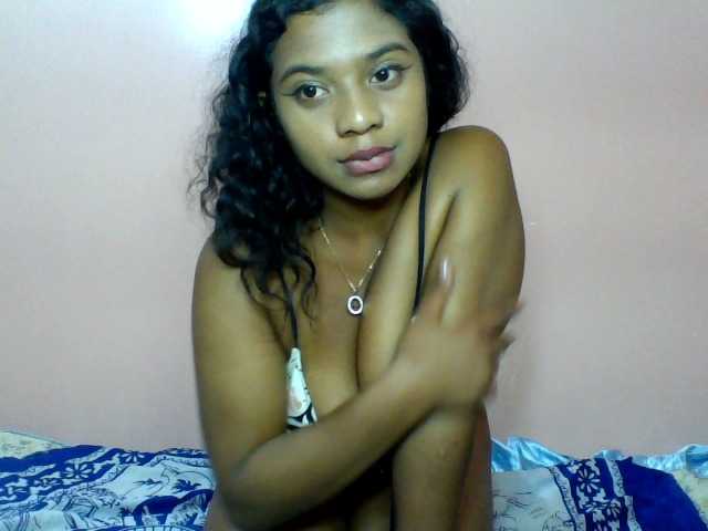 Calinasweet live cam on BongaCams