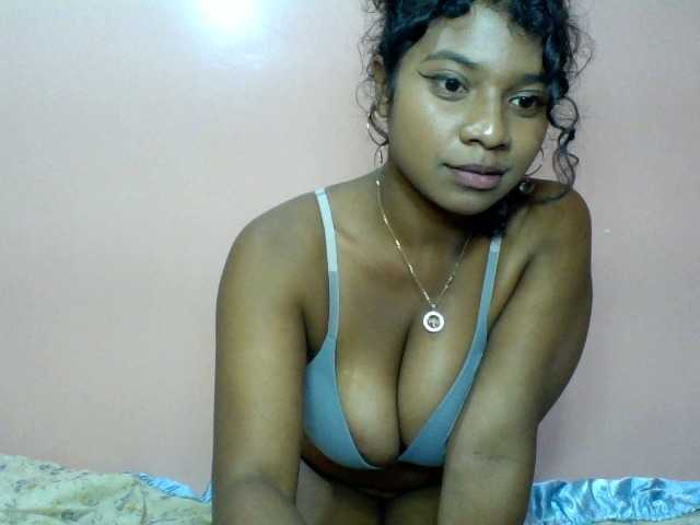 Calinasweet live cam on BongaCams