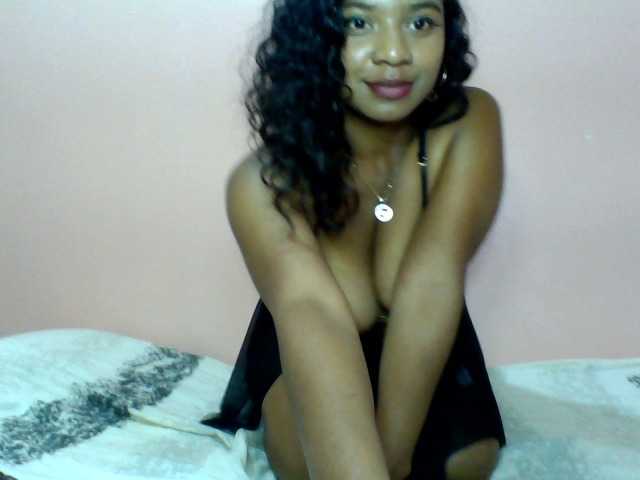 Calinasweet live cam on BongaCams