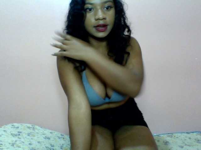 Calinasweet live cam on BongaCams