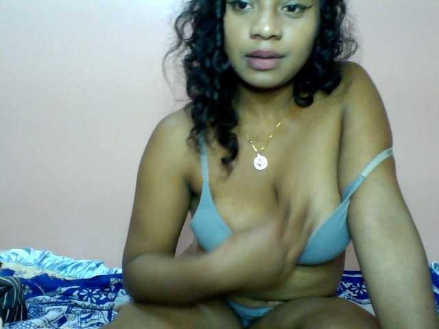 Calinasweet live cam on BongaCams