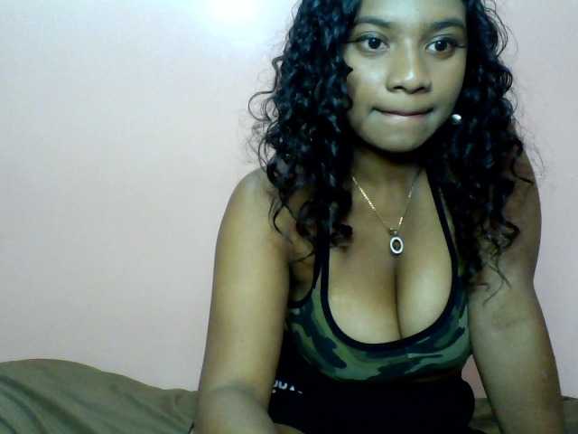 Calinasweet live cam on BongaCams