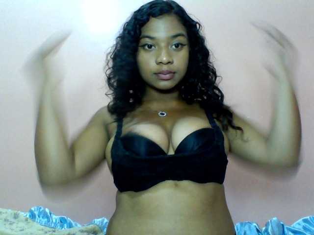 Calinasweet live cam on BongaCams