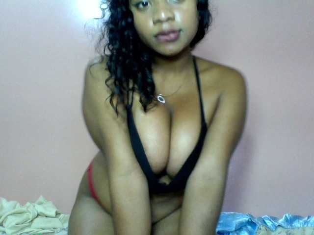 Calinasweet Live-Cam auf BongaCams