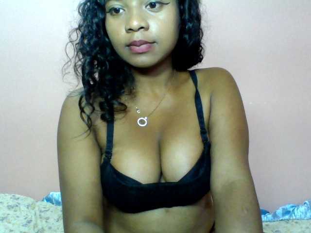 Calinasweet live cam on BongaCams