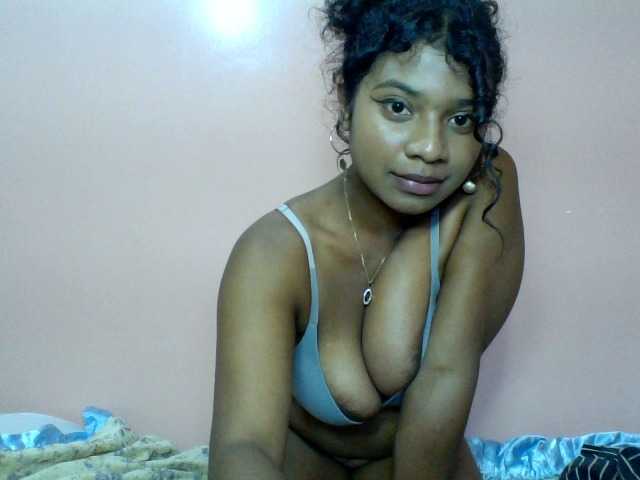 Calinasweet live cam on BongaCams