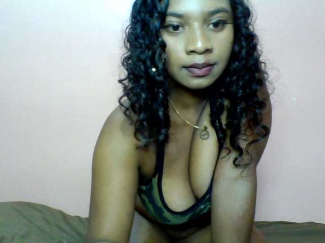 Calinasweet live cam on BongaCams