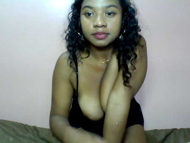 Calinasweet live cam on BongaCams