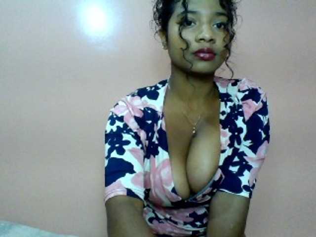 Calinasweet live cam on BongaCams