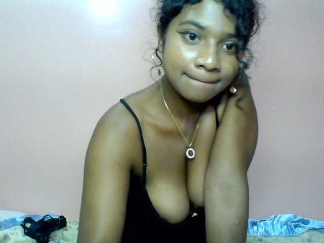 Calinasweet live cam on BongaCams