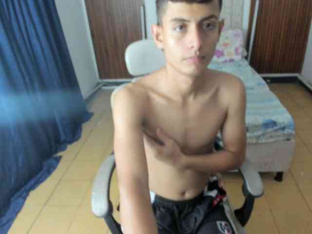 felipe-lopez Live Webcam on BongaCams