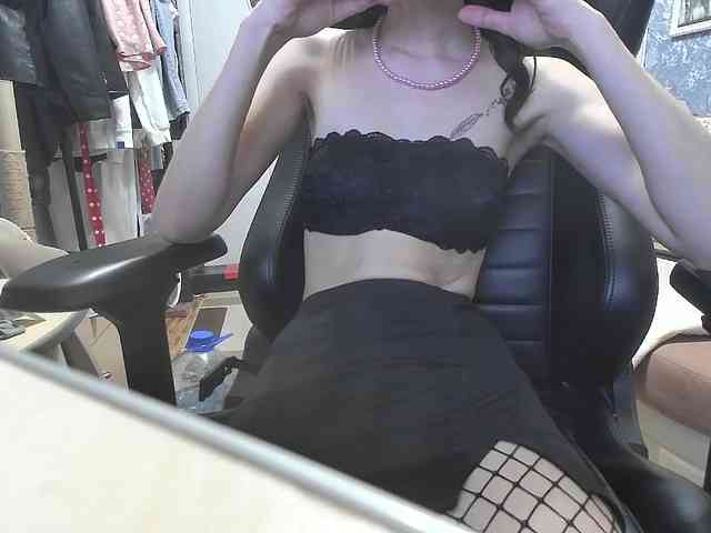 Klsslove23 webcam