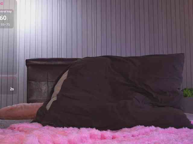 Model: VelvetVexa