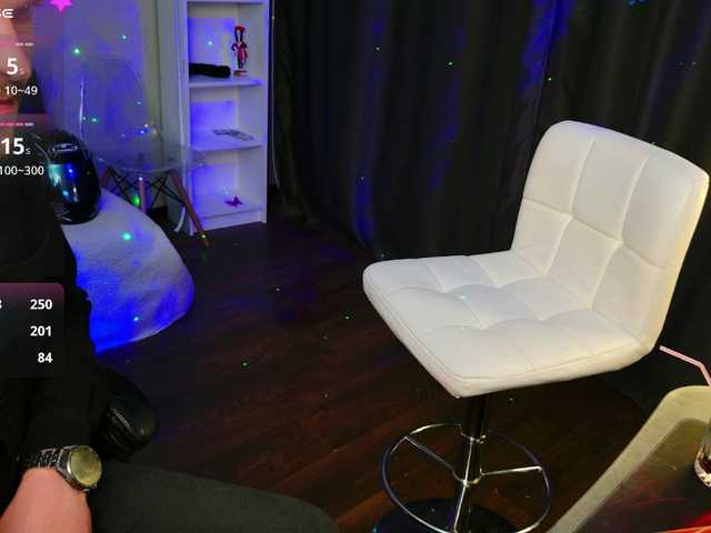 Eva-Sterling-Joe chat room