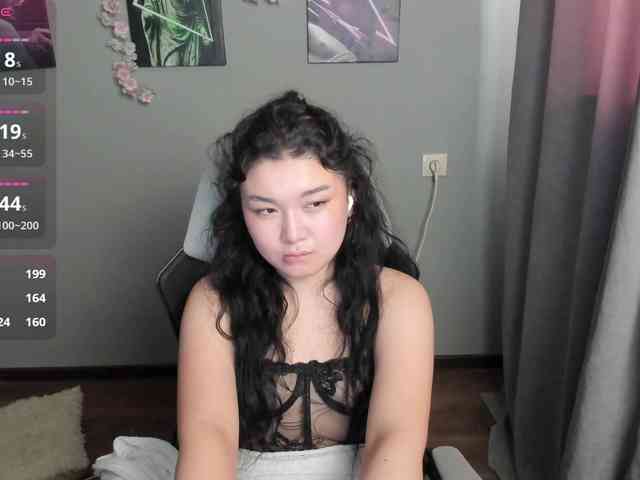 MollyTasty webcam