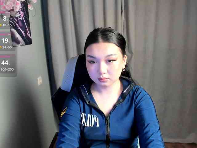 MollyTasty webcam