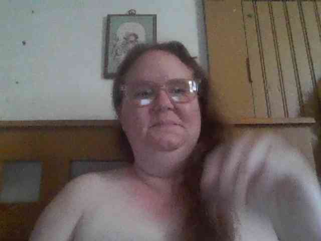 queen211 webcam