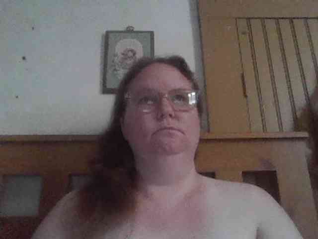 queen211 webcam