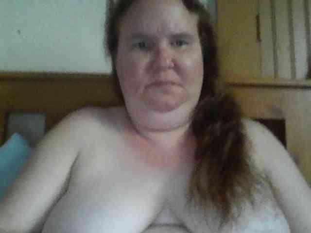 queen211 webcam