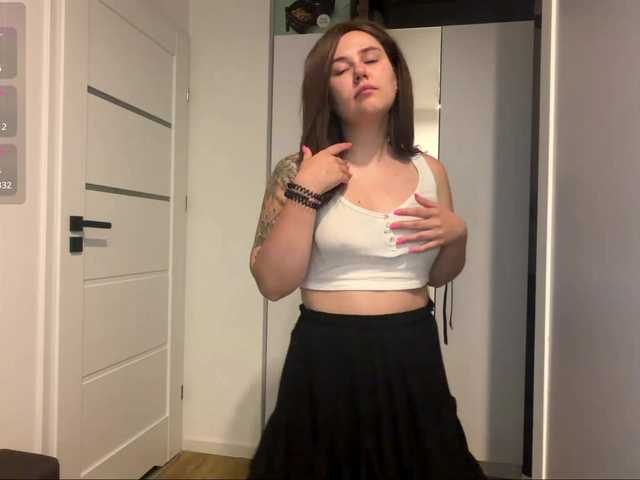 CherryHanki live cam on BongaCams