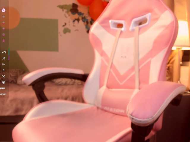 KellyStarlight live cam on BongaCams