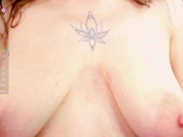KellyStarlight live cam on BongaCams