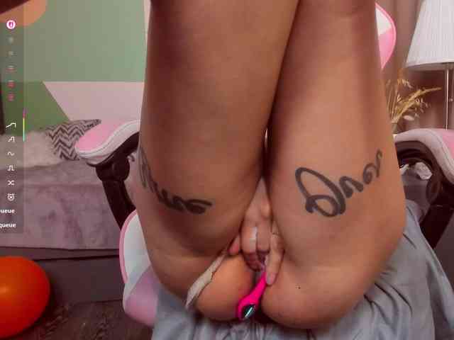 KellyStarlight webcam