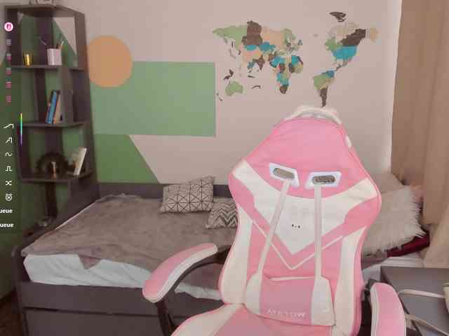 KellyStarlight webcam