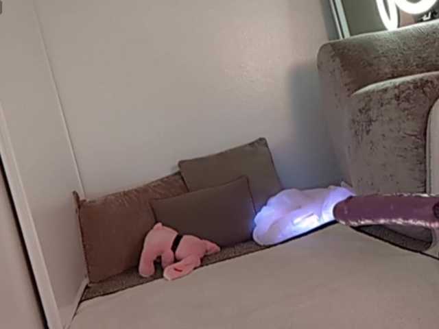 ElyeRoss live cam