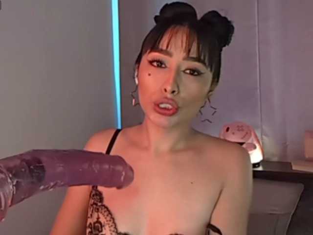 ElyeRoss live cam on BongaCams