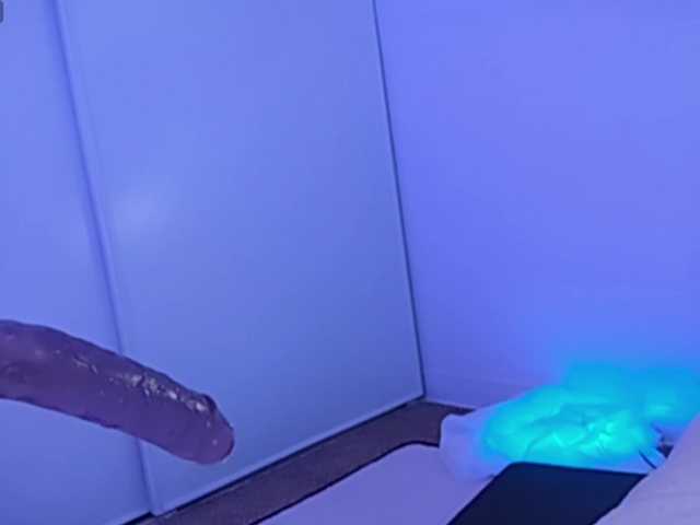 ElyeRoss live cam preview